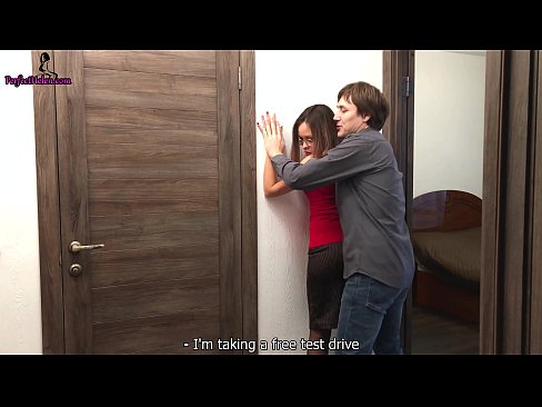 ❤️ セクシーな不動産屋がマンションを売りながら官能的にオマンコをコキコキしてファック - クレンパーイ ❤ ハードポルノ ❌️❤